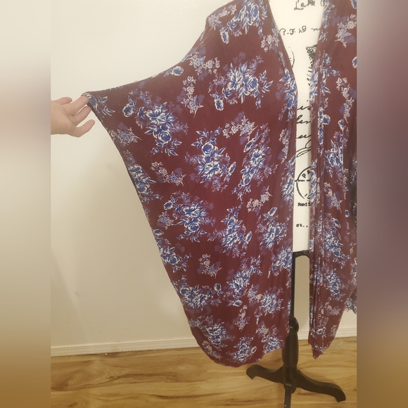 Angie | Burgundy with Blue Floral Print Bohemian Gypsy Kimono - Size: Large - Picture 5 of 9